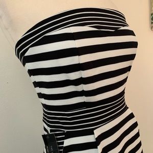 NWT perfect summer dress, strapless w/ pockets
